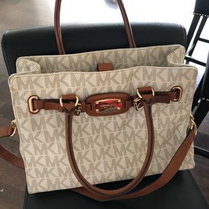 Michael Kors Shoulder Bag